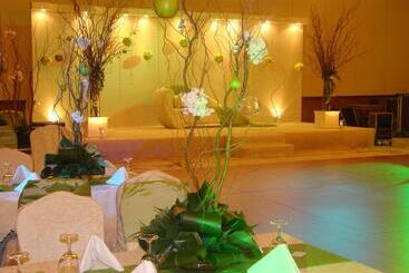 هتل The Convention Center & Royal Suites