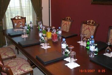 هتل The Convention Center & Royal Suites