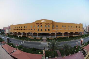 هتل The Convention Center & Royal Suites
