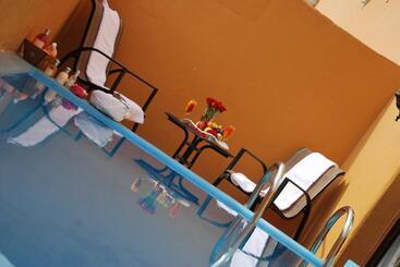 هتل The Convention Center & Royal Suites
