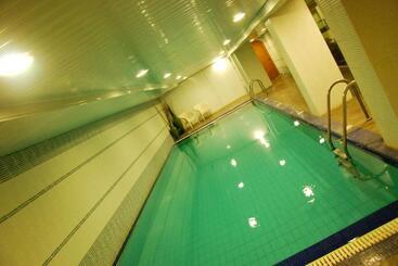 هتل The Convention Center & Royal Suites