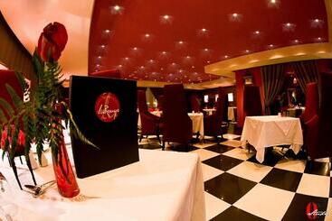 هتل The Convention Center & Royal Suites