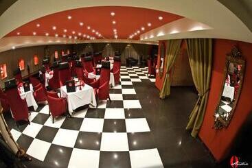 هتل The Convention Center & Royal Suites