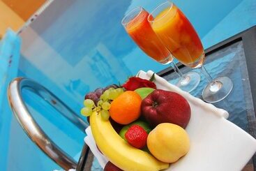هتل The Convention Center & Royal Suites