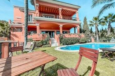 호텔 The Marbella Heights Boutique