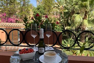 호텔 The Marbella Heights Boutique