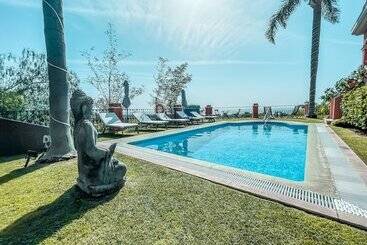 호텔 The Marbella Heights Boutique