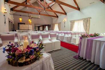 هتل The Plough Inn