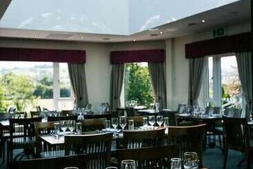 هتل The Plough Inn