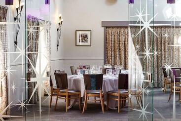 هتل The Plough Inn