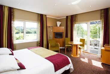 هتل The Plough Inn