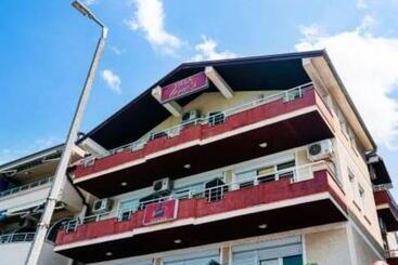 هتل Tino  Ohrid