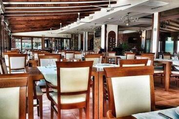 هتل Tino  Ohrid