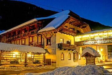 فندق Zum Weissensee