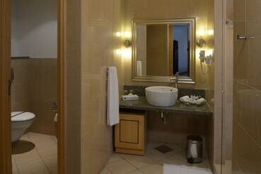 Seashell Julaia Hotel And Resort