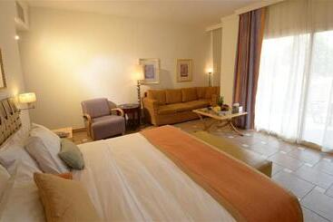 Seashell Julaia Hotel And Resort