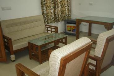 تختخواب و صبحانه Jacaranda Holiday Home