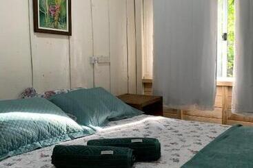 پانسیون Iguassu Eco Hostel   Iguassuecohostel   Eco Suítes