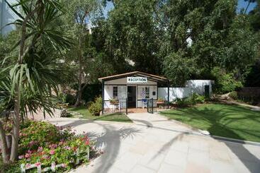 Galdana Gardens
