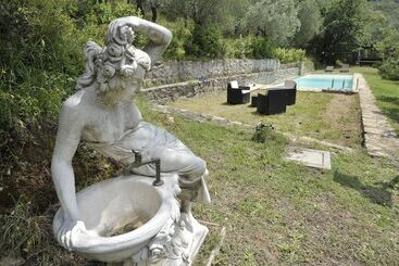 هتل Agriturismo La Grotta