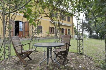 هتل Agriturismo La Grotta
