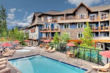 هتل Blackstone Mountain Lodge By Clique
