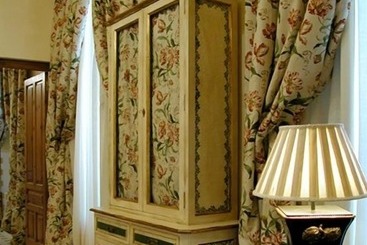 هتل Boutique Conde De La Corte