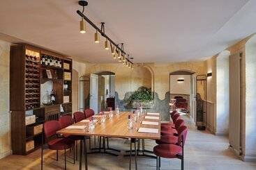 هتل Château Hôtel Grand Barrail