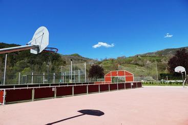 هتل Càmping Vall De Camprodon
