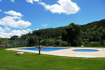 هتل Càmping Vall De Camprodon