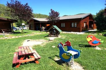 هتل Càmping Vall De Camprodon