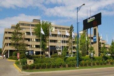 Wyndham Edmonton Hotel And Conference Centre