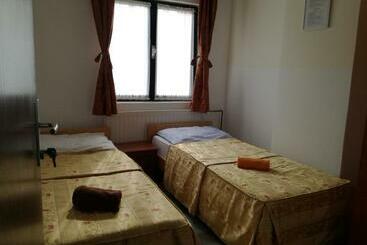 هتل Guesthouse Fortuna
