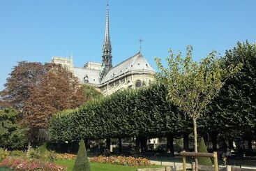هتل Henri Iv Rive Gauche