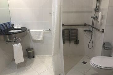 هتل Holiday Inn Express Vitoria, An Ihg