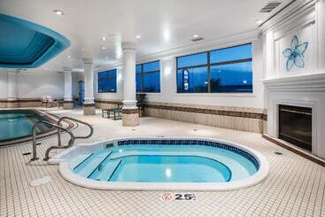 فندق Holiday Inn & Suites Grande Prairie, An Ihg
