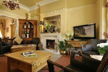 هتل Howarth House