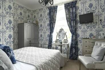 هتل Howarth House