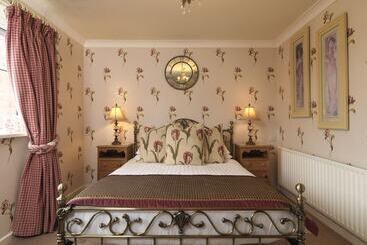 هتل Howarth House