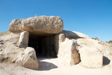 هتل Los Dolmenes