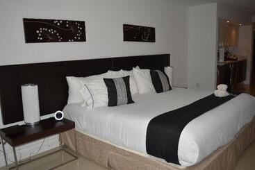 Отель Beach Haus Bal Harbour