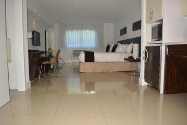 Отель Beach Haus Bal Harbour