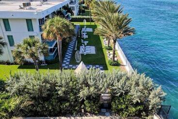 Отель Beach Haus Bal Harbour