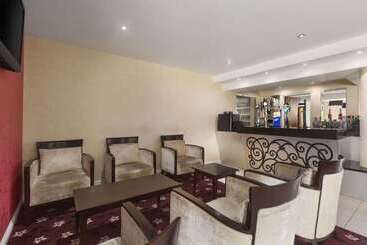 هتل Ramada Birmingham Oldbury M5 J2