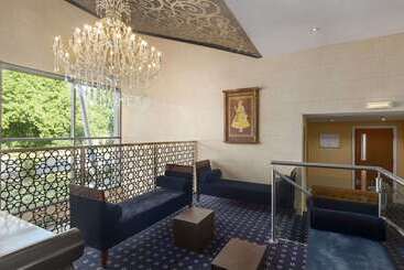 هتل Ramada Birmingham Oldbury M5 J2