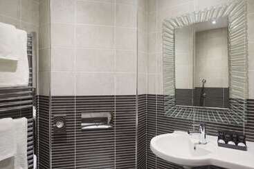 هتل Ramada Birmingham Oldbury M5 J2