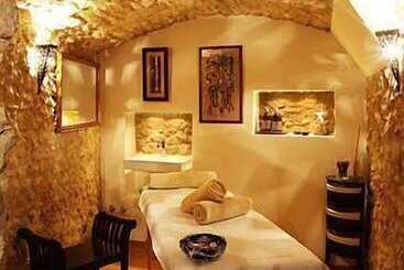 هتل روستایی El Racó De Madremanya   Adults Only