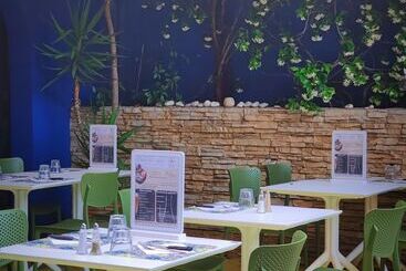هتل Sud Hôtel Restaurant