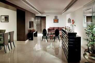 호텔 The Lalit New Delhi