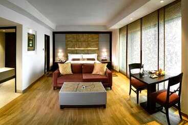 호텔 The Lalit New Delhi